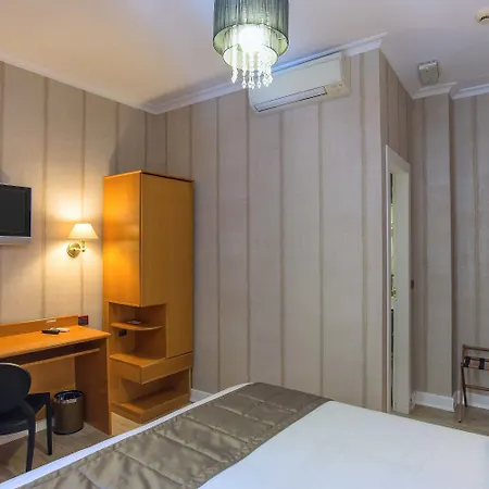 Hotel Museum 3*